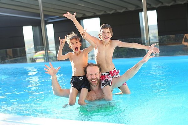 Séjour de rêve dans un camping 4 Étoiles à Hyères avec piscine